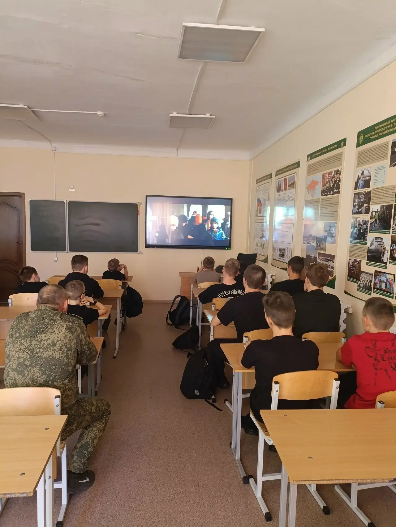 Сегодня 1 и 2 взвод посмотрели фильм Чучело. На примере фильма дети узнали, как рождает...