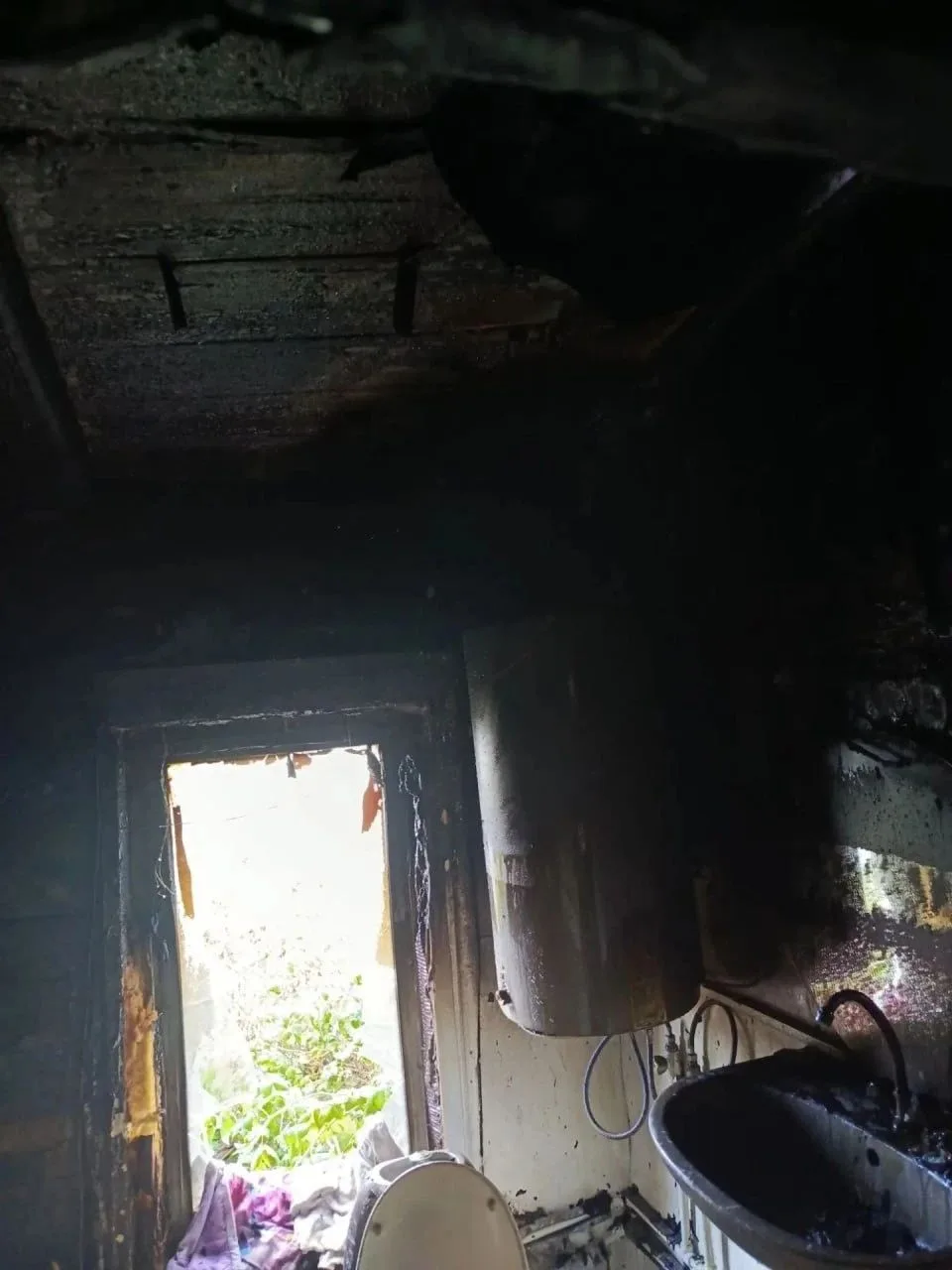 😱 «Висела абсолютно нетронутой на обгоревшей стене»: в Самарской области икона Богомат...