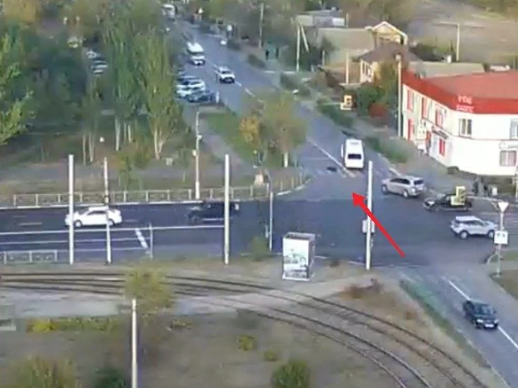 😱В Волжском «Газель» сбила пешехода у больницы Фишера