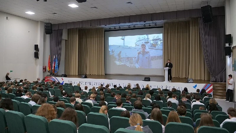 В Калининграде свыше 400 учащихся собрались на фестиваль, посвящённый космической темат...