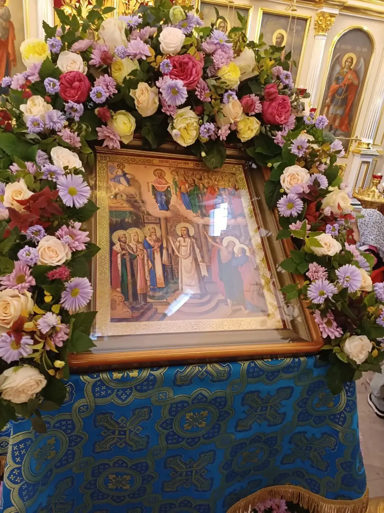 Дорогие братья и сестры, с праздником вас всех, с Покровом Пресвятой Богородицы 🙏🙏🙏