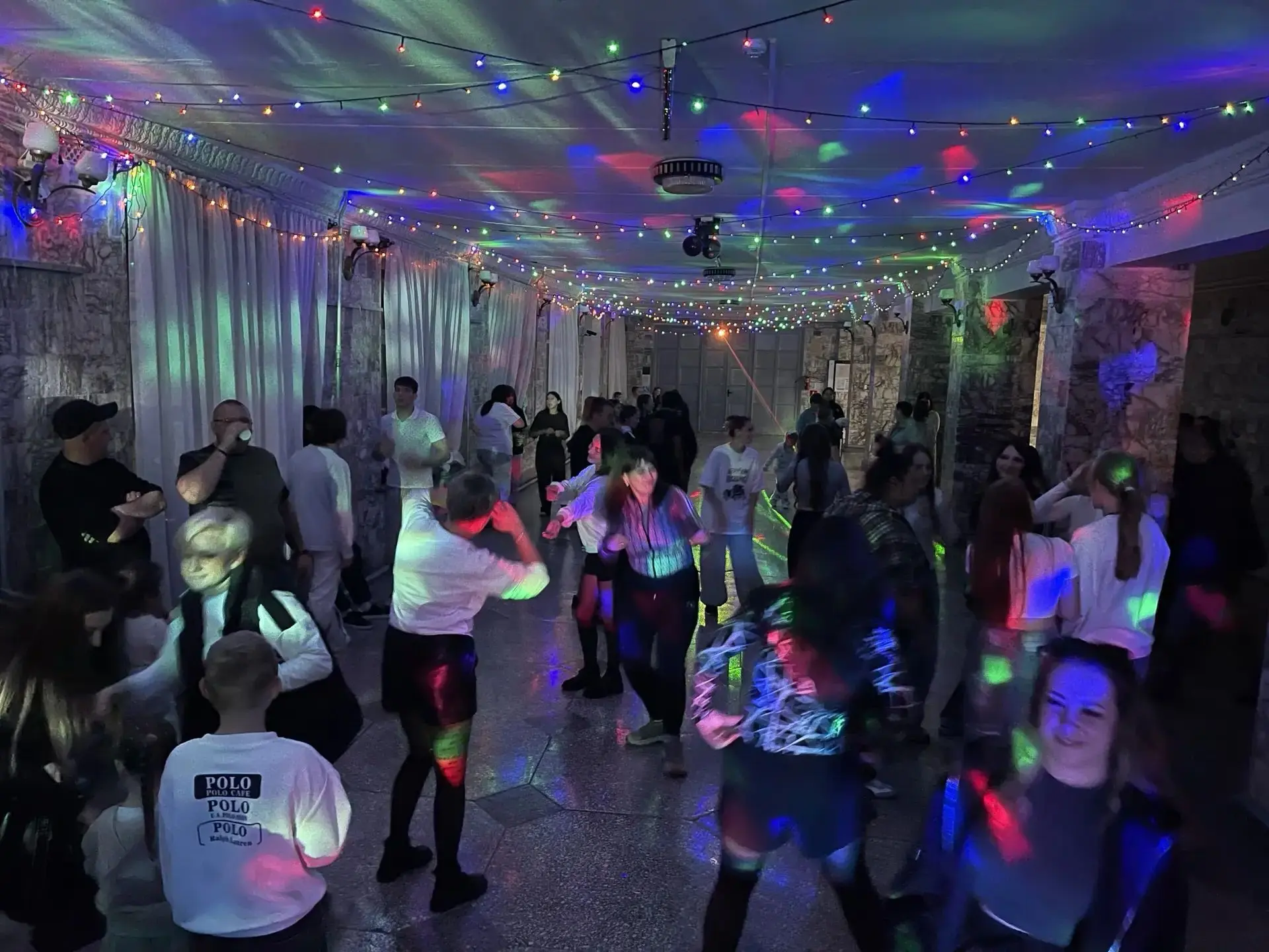 Ретро-дискотека 90-х — 2000-х в станице Темижбекской 🎉🕺