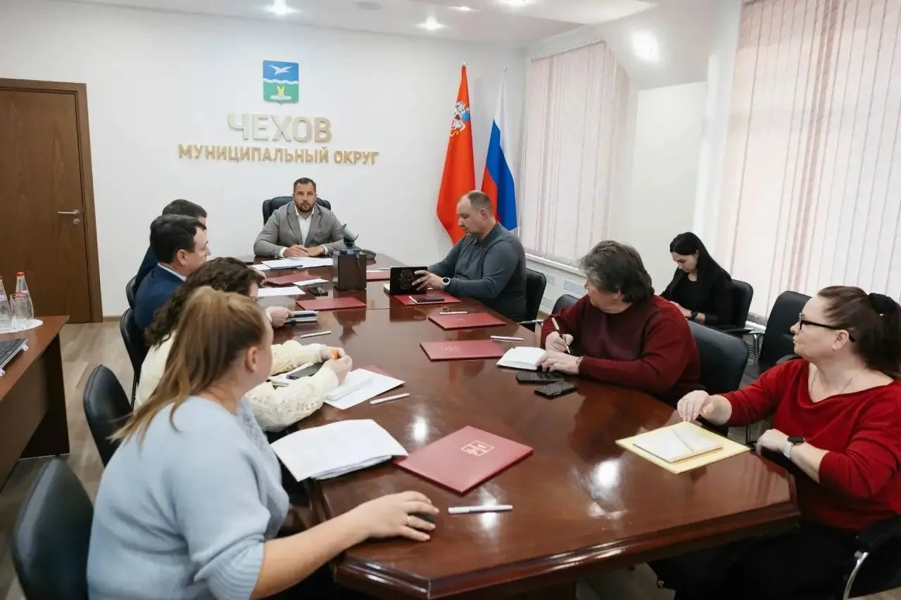 В рамках часа по ЖКХ совместно с руководителями управляющих компаний и ресурсоснабжающе...
