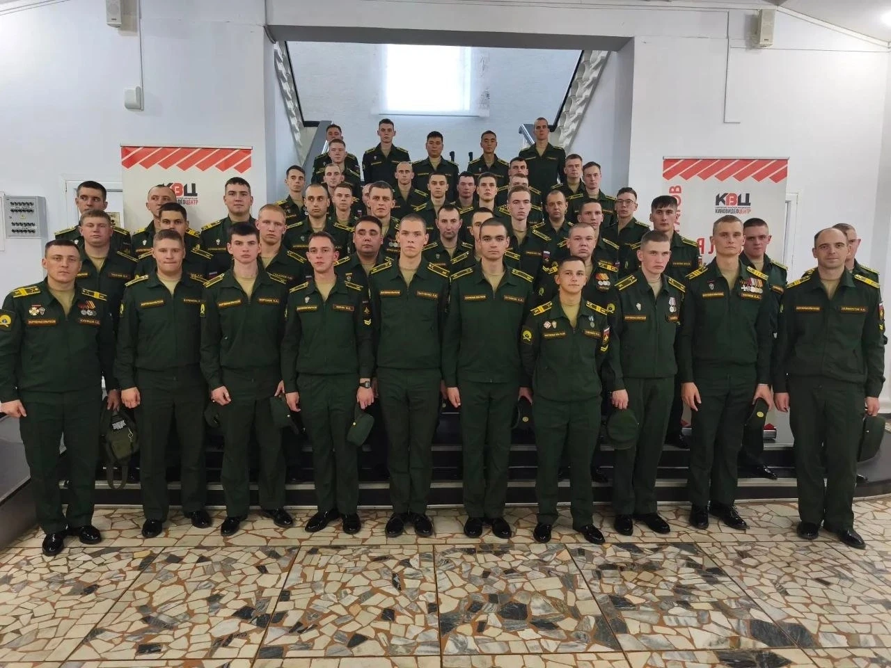 🌟Курсанты Саратовского высшего артиллерийского командного училища перед показом ленты ...