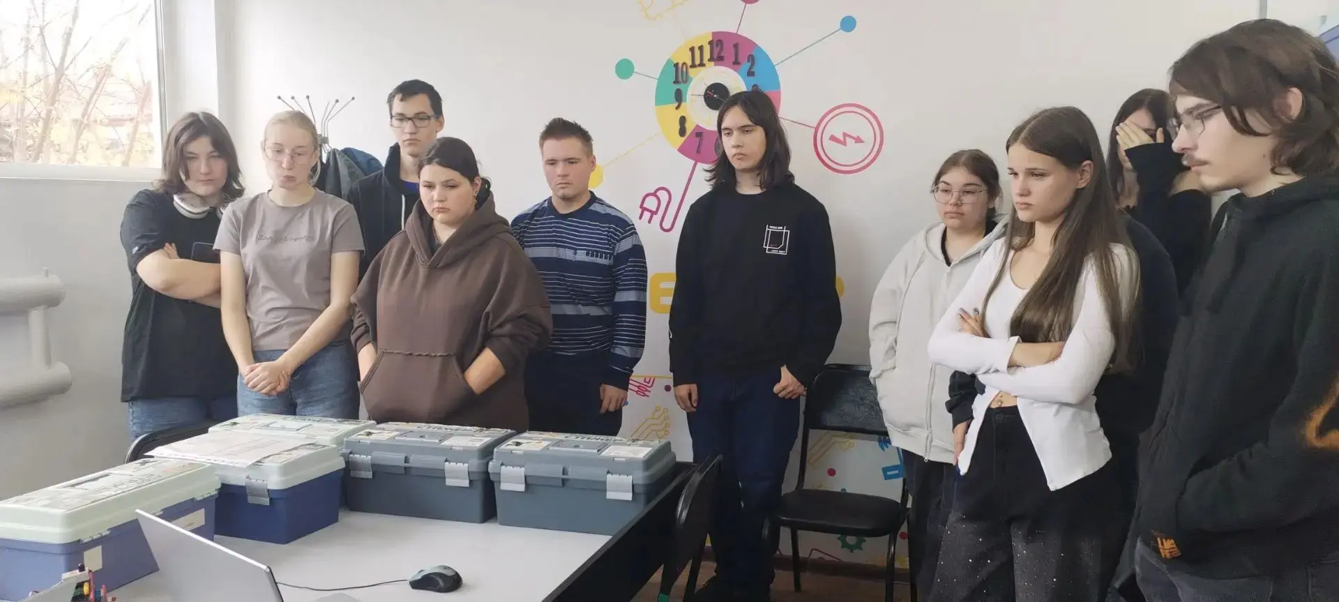 💫 Проект "Профессионалитет" продолжает знакомить школьников с миром профессий, помогая...