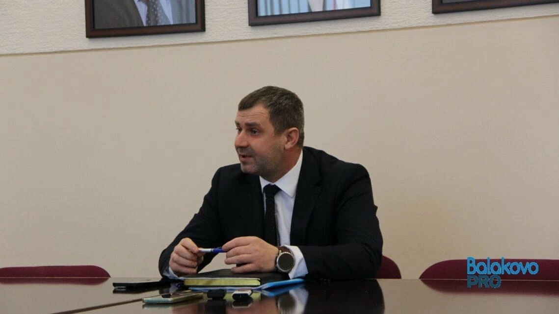 В Балаково идут работы в доме, пострадавшем от беспилотника