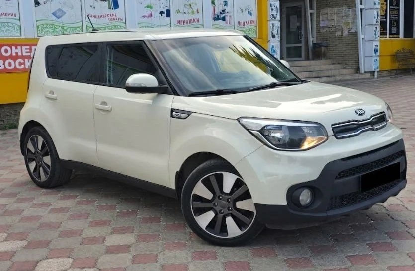 Kia Soul 2017 год, 2 литра, автомат, пробег 132 тыс. км.