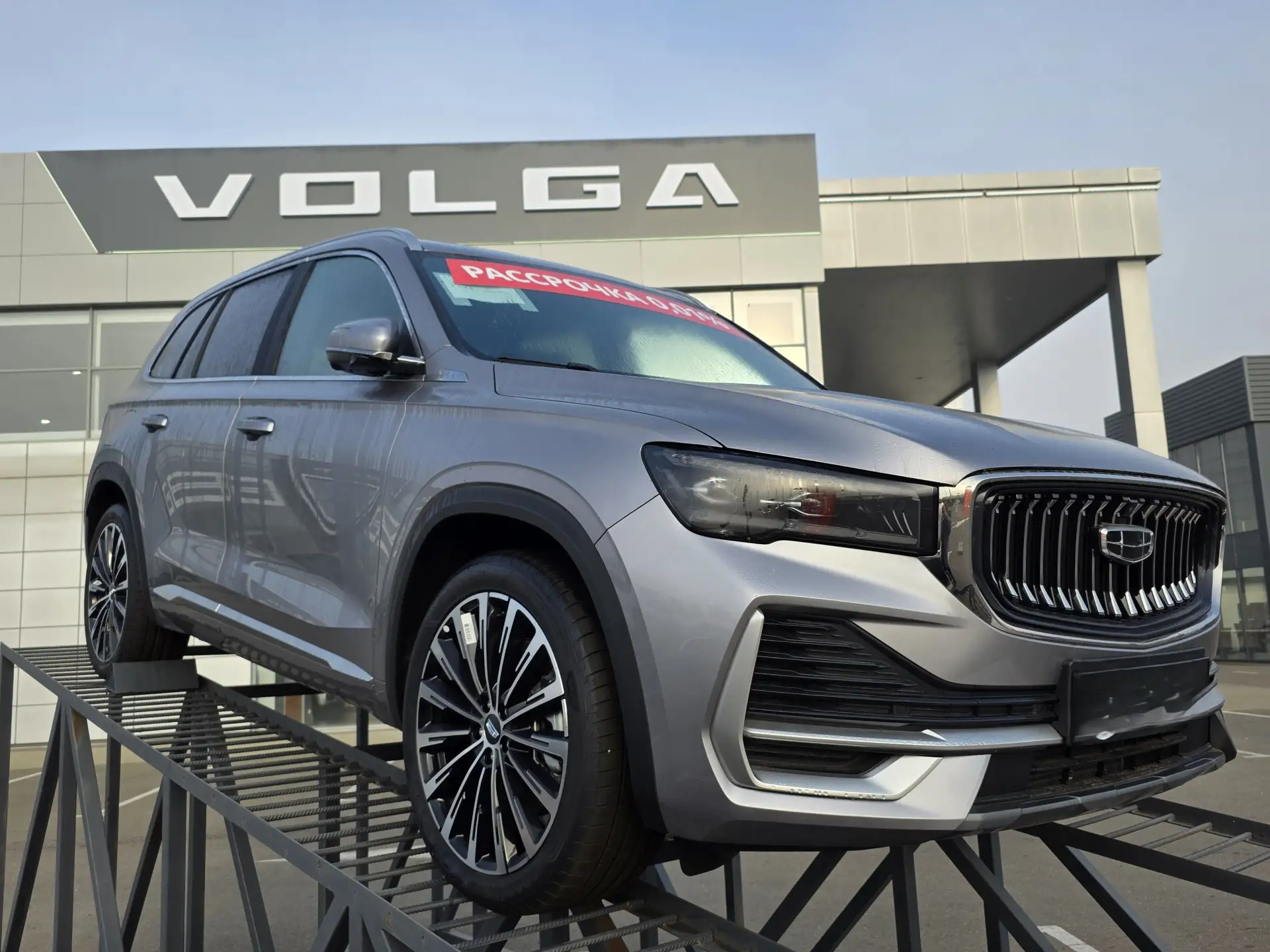 Geely Monjaro: последний шанс взять кроссовер на платформе Volvo с честной зимней подго...
