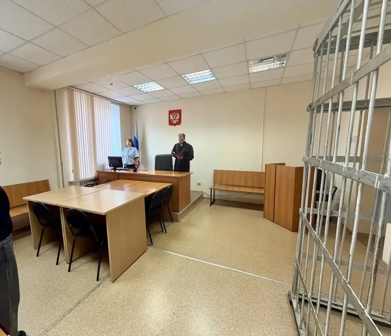 Защищая друга, получил ножевое ранение в грудь: в Челябинске 19-летней девушке назначил...