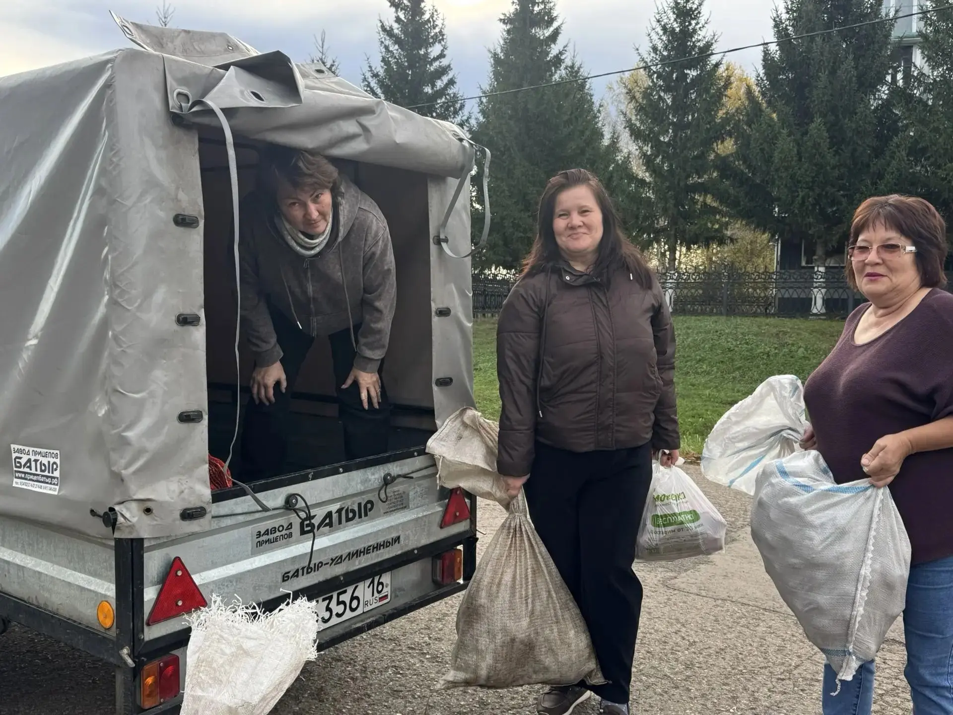 Урожай добра: в Бавлинском районе сельчане собрали гуманитарную помощь для фронта 🍆❤️
