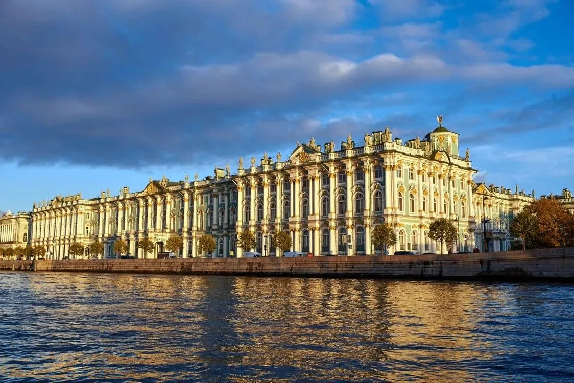 Петербургский Эрмитаж занимает целый комплекс зданий