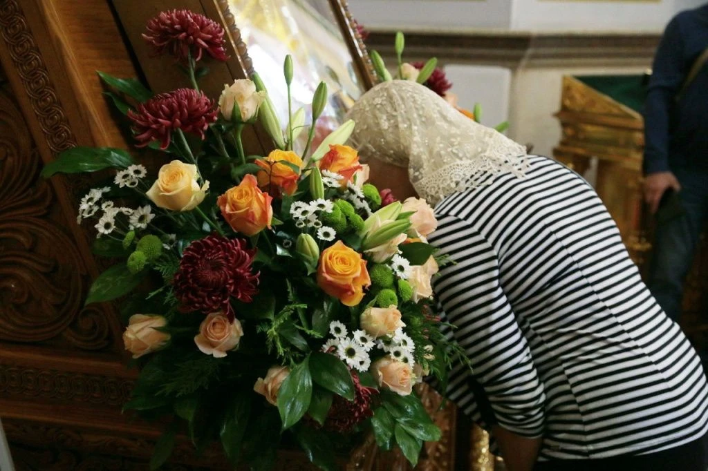 🕊 Омофор над молящимися: в чём суть праздника Покрова Пресвятой Богородицы
