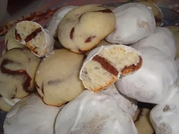 Мягкие пpяники в белковой глaзуpи