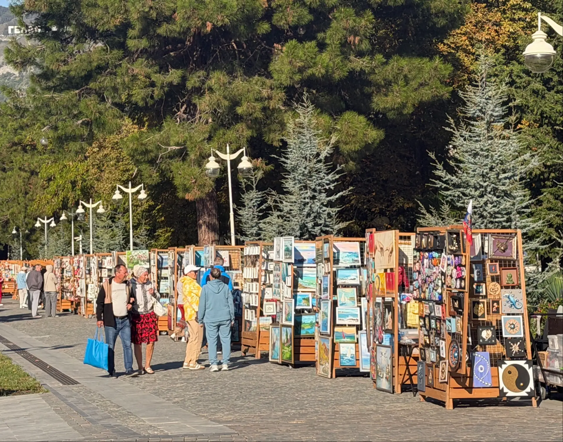 Дорогие друзья, если сегодня выберетесь в город, обязательно сходите на улицу Ленина, г...