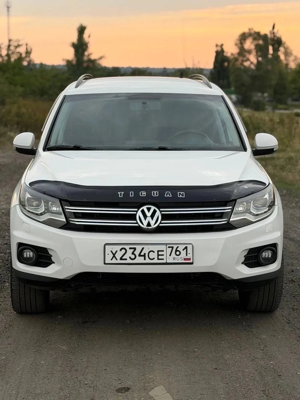Volkswagen Tiguan 2013 год  2.0 бензин простой и надежный турбированный двигатель!170 т...