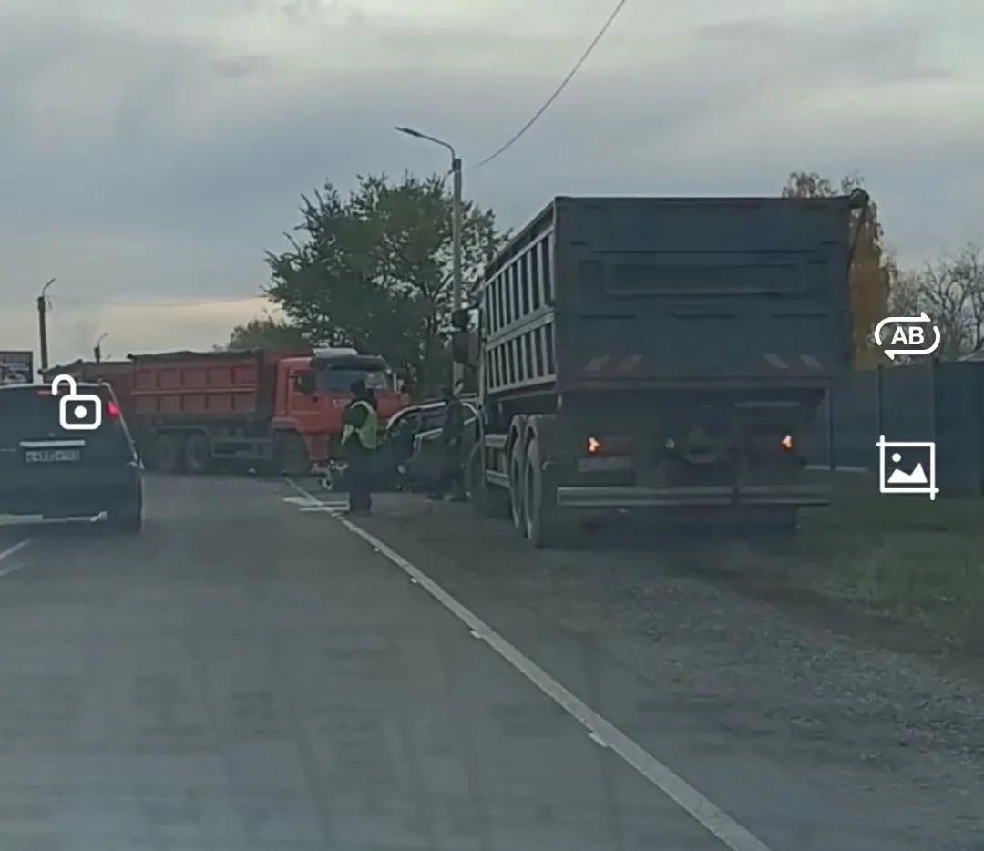 Фото с места ДТП сегодня на ул. Кожзаводской😱