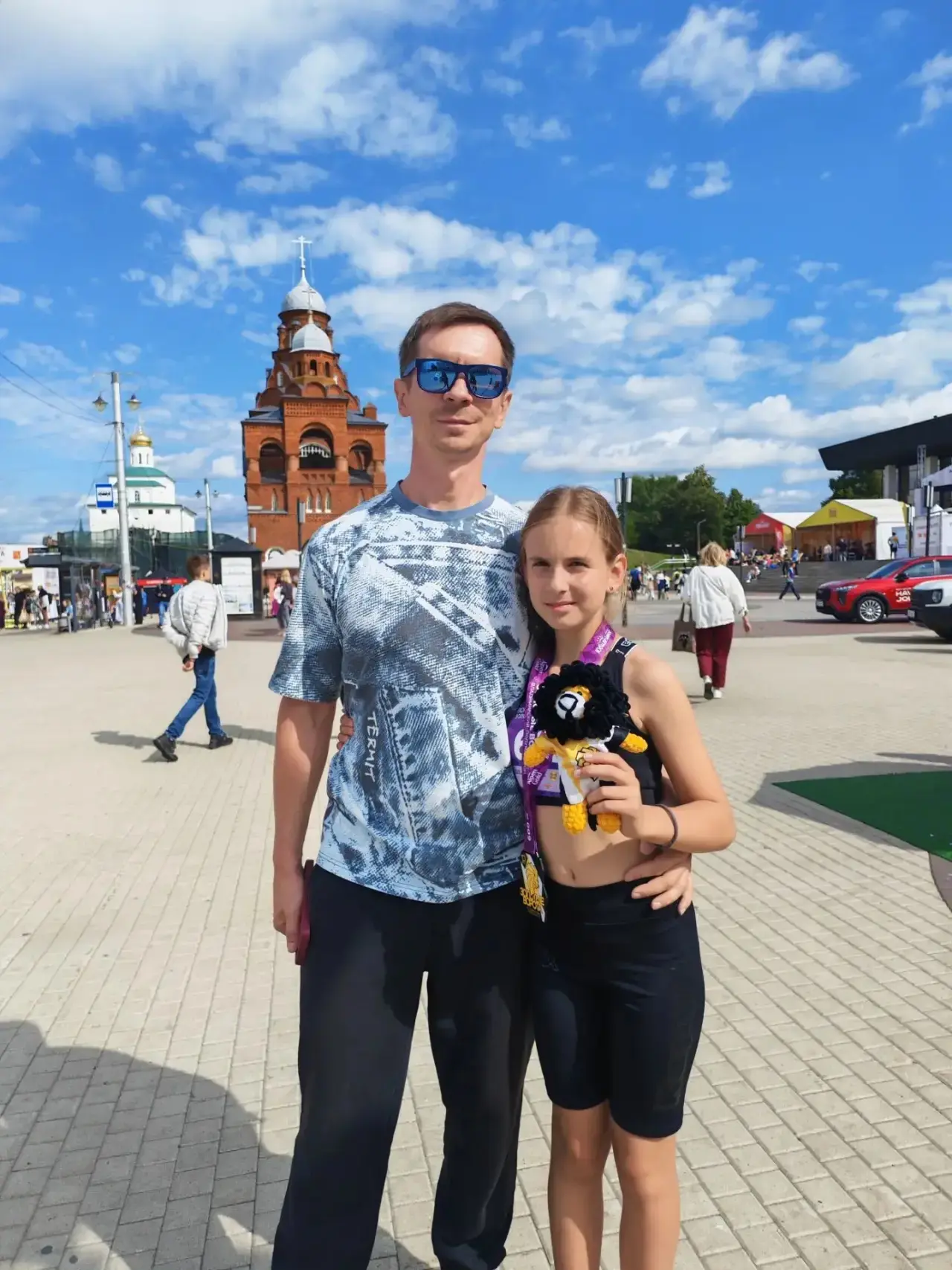 📸 Люлькович Ильдар, учащийся 6Б класса, и его сестра Злата, ученица 5В класса, присоед...