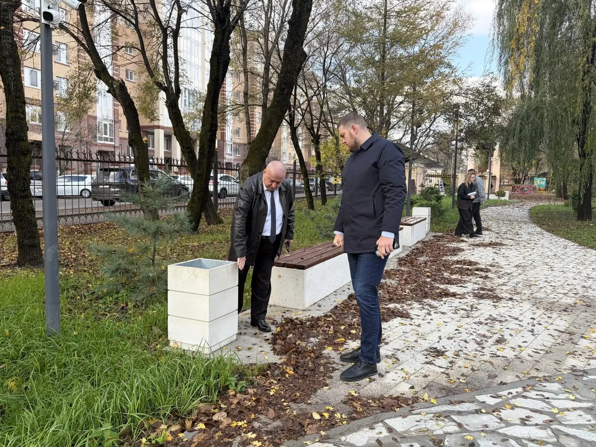 Магомед Терчиев проверил готовность парка, моста и детского сада