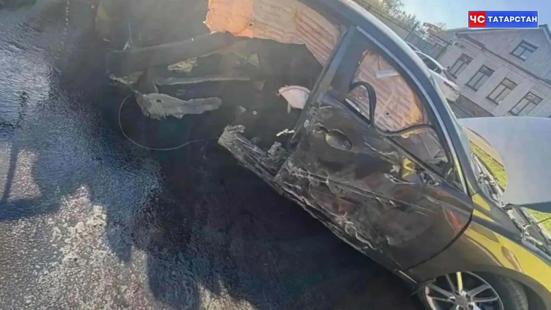 📰20-летний водитель Mazda влетел в столб в РТ, его 19-летний пассажир погиб