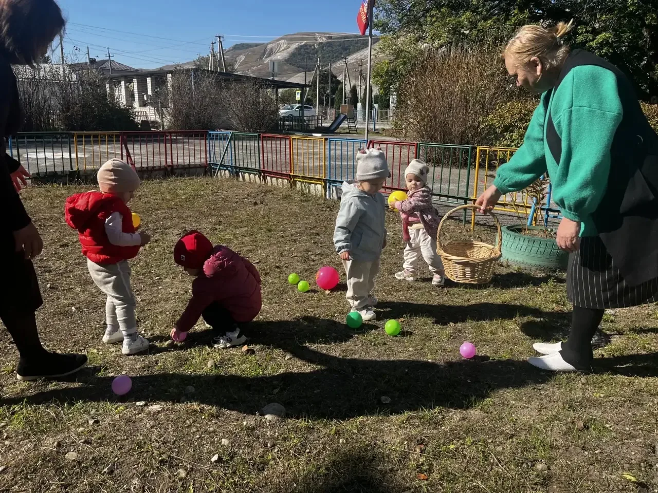 Прогулки в нашем детском саду: здоровье и развитие на свежем воздухе