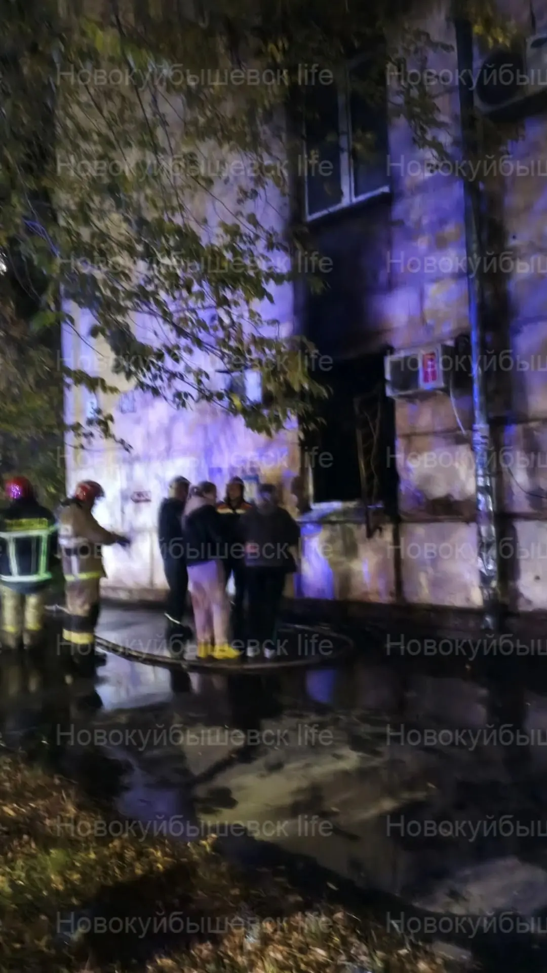По словам очевидцев пожара, причиной послужил непотушенный окурок. Погибших и пострадав...