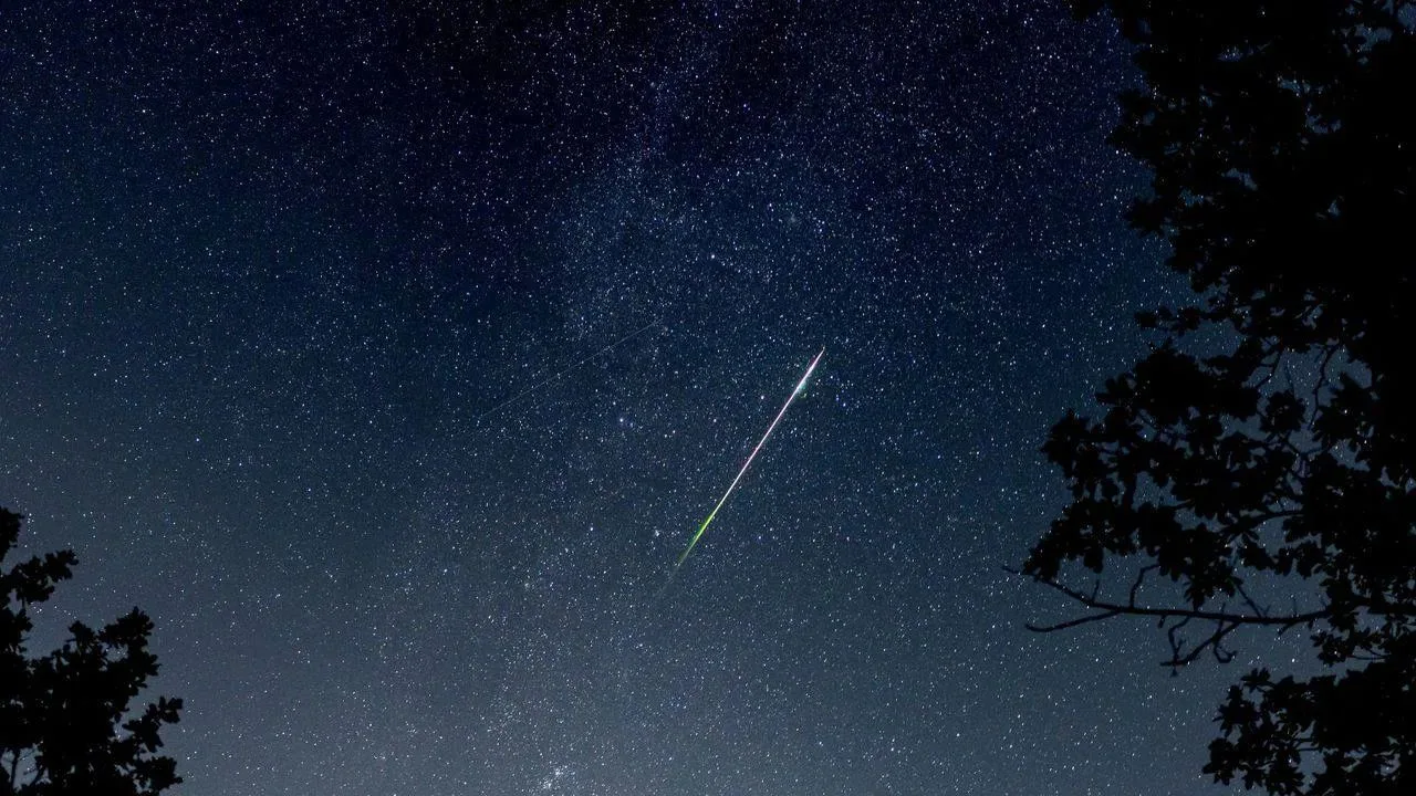 🌌 Звездопад Дракониды можно увидеть сегодня ночью