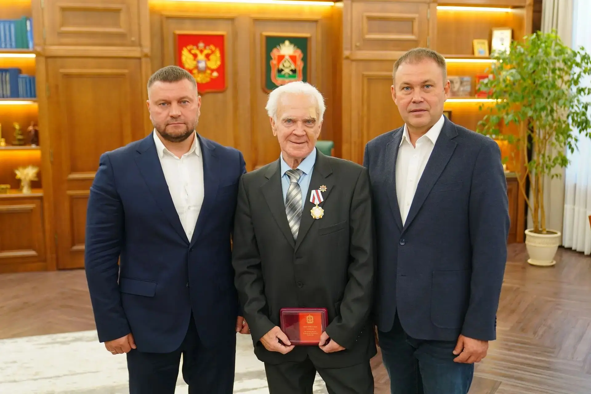 🎊 80 лет — и по-прежнему в строю: поздравляем легендарного Виталия Раздаева!