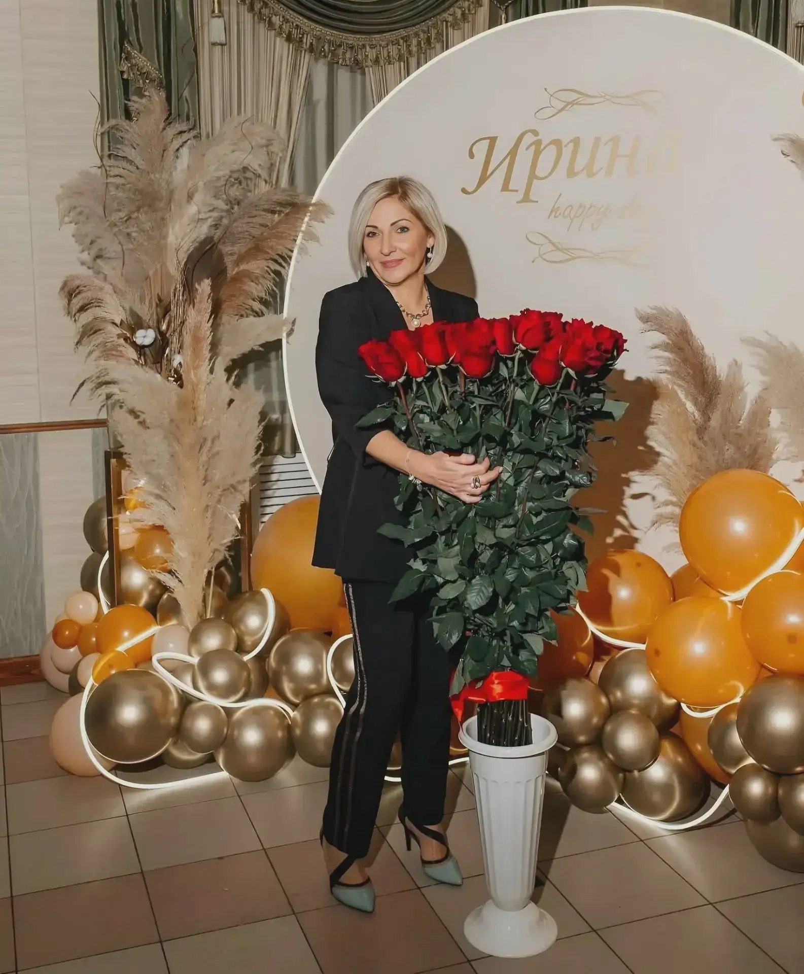 Ирину Волобуеву поздравляют с юбилеем