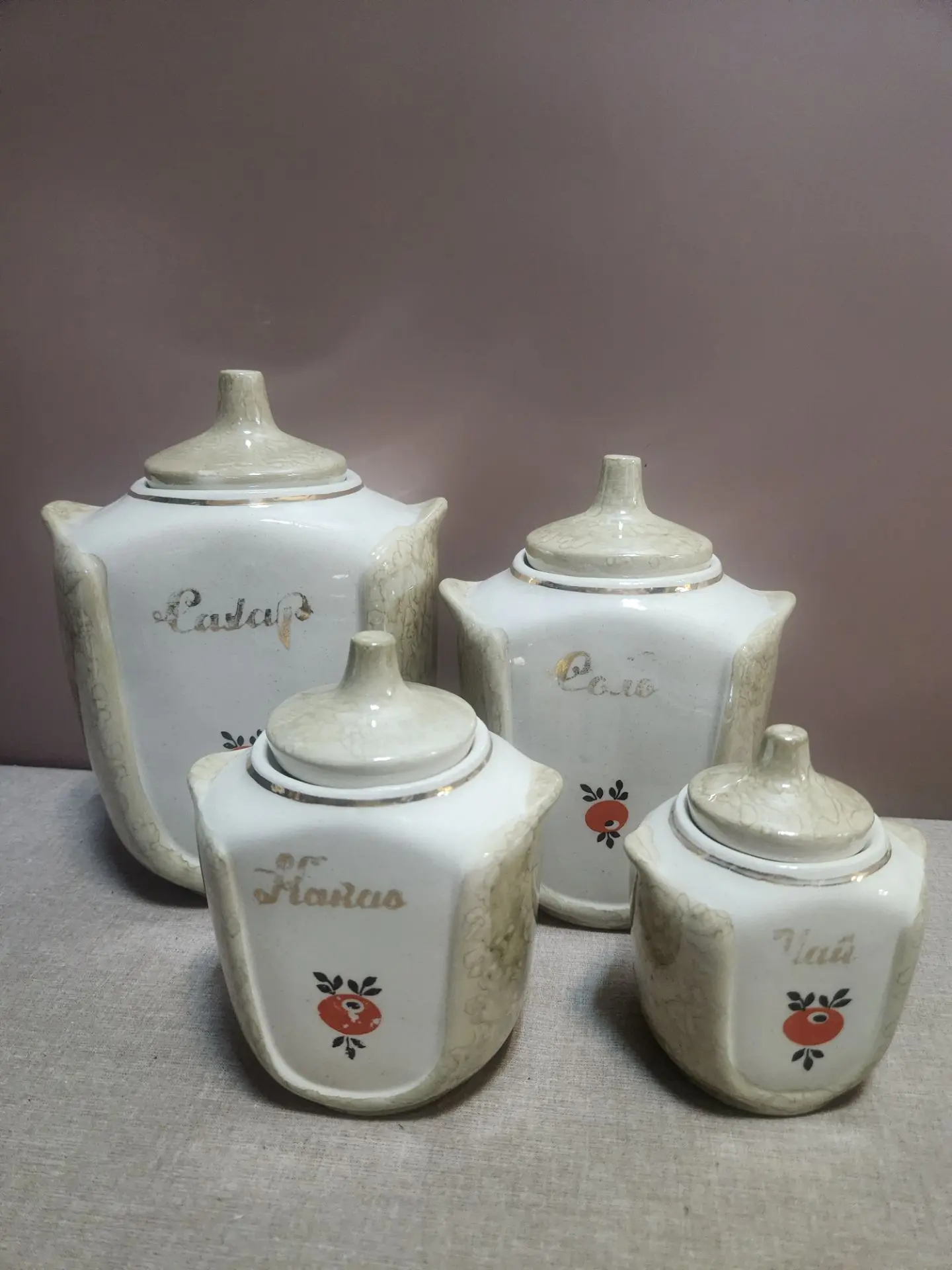 Набор банок для сыпучих продуктов, 4 шт. Керамика. Винтаж, 70-е годы СССР.  На двух бан...