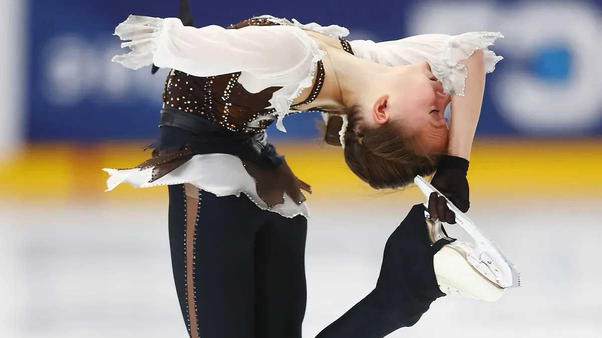 ⛸ 🇷🇺 Российская фигуристка Виктория Стрельцова лидирует после короткой программы в со...