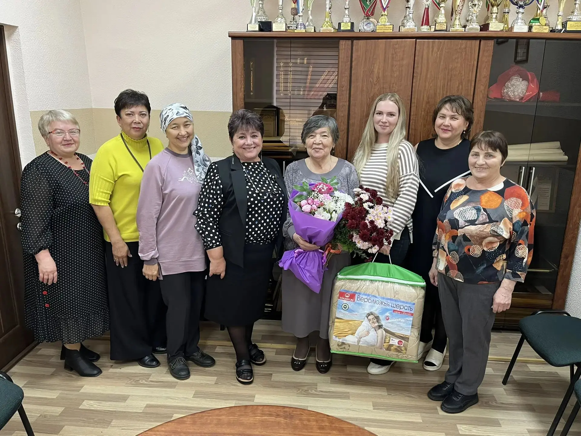 Также в Кичуе сегодня поздравили с 75-летием жительницу села Елизавету Ивановну Юртову....