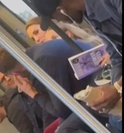 Принцессу Уэльскую с принцессой Шарлоттой видели в метро Лондона