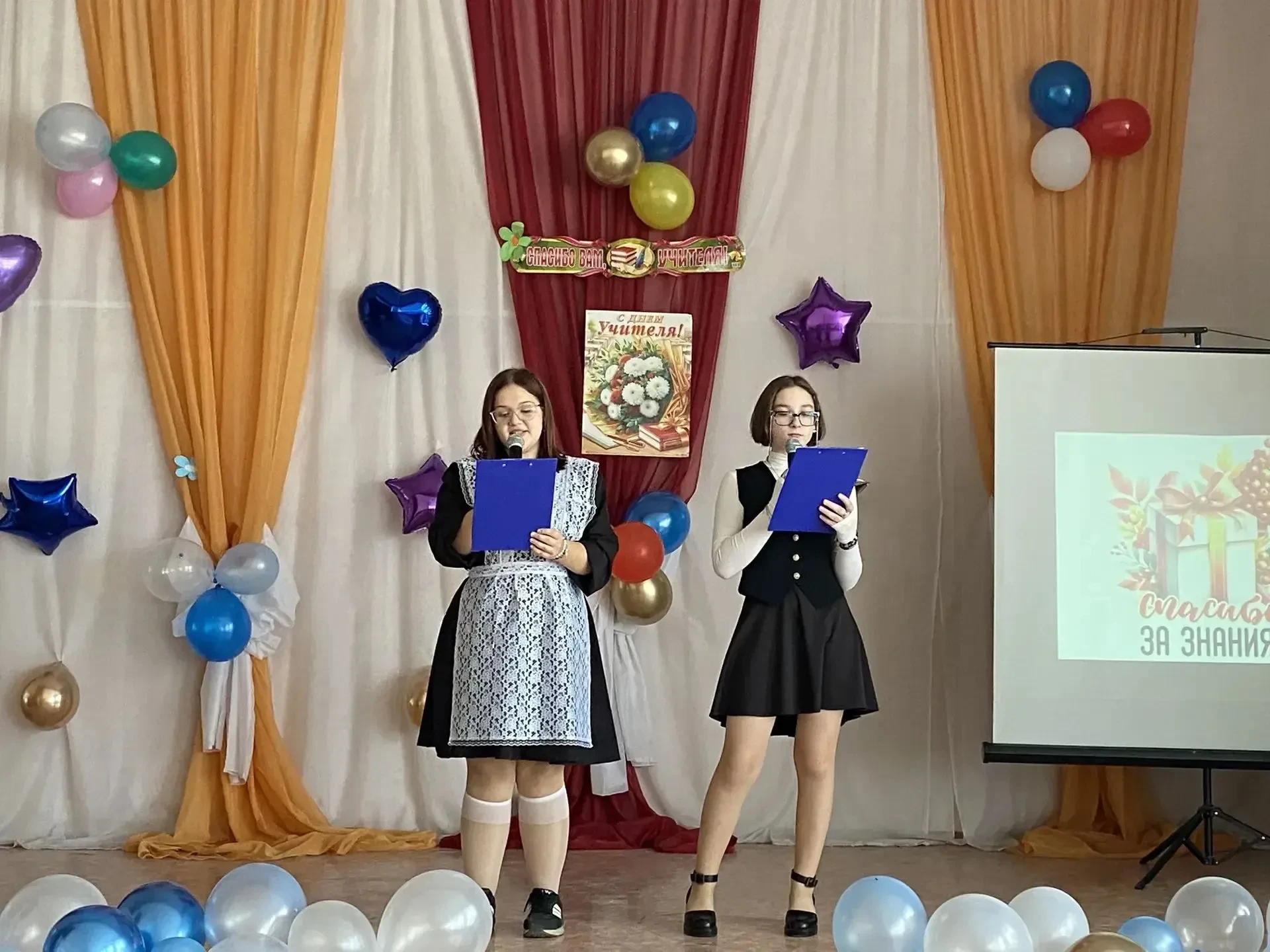 🌸В преддверии самого важного осеннего праздника - Дня учителя -  наша школа превратила...
