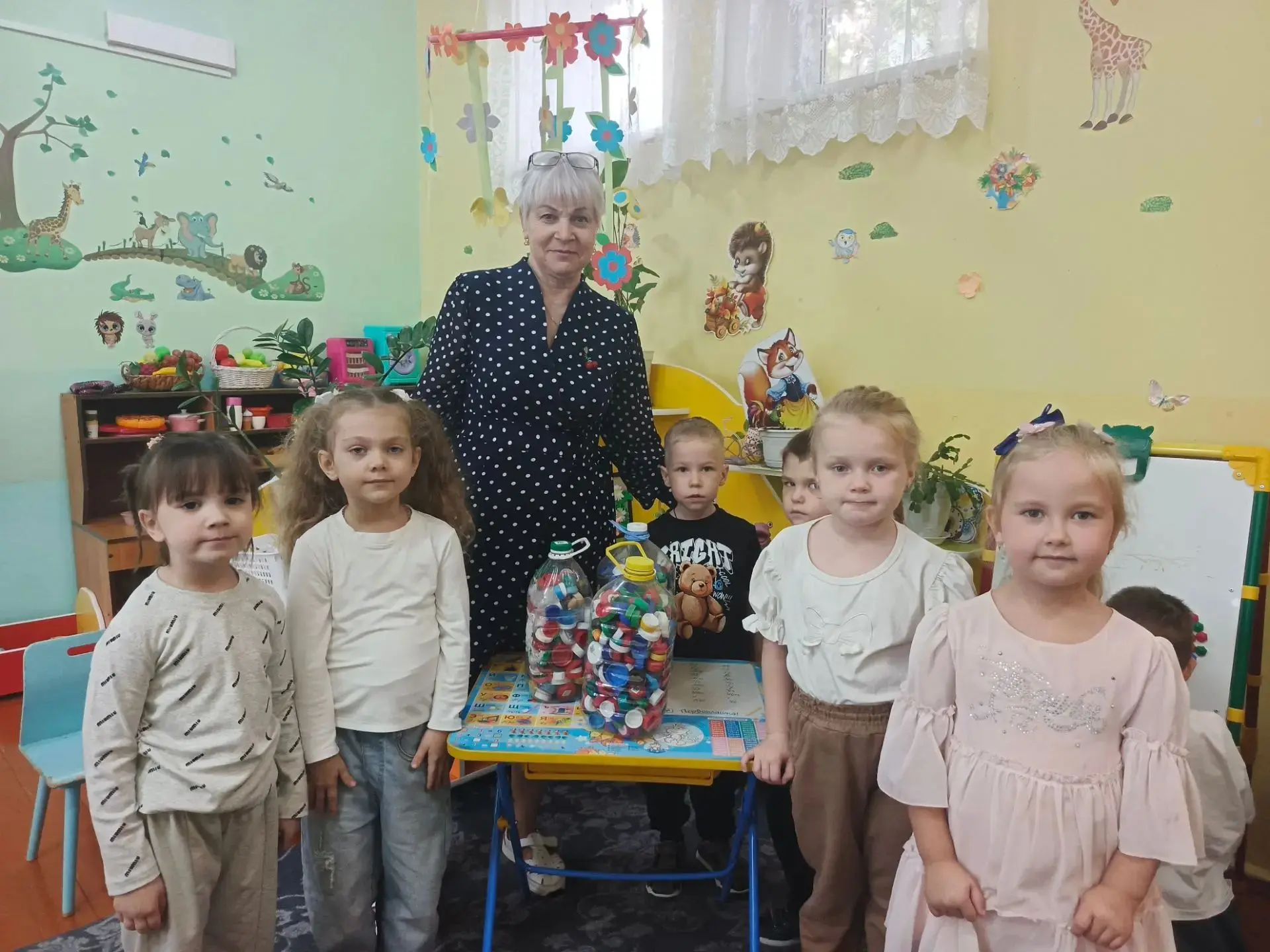 🌿 Добрые крышечки в группе «Василёк»!