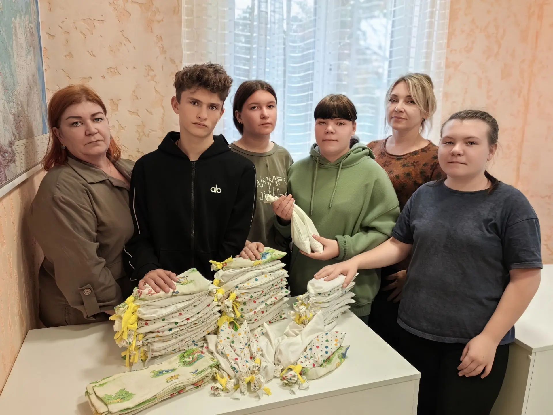 Волонтёры отряда «На волне актива» Калачёвского СРЦ продолжают пополнять копилку добрых...