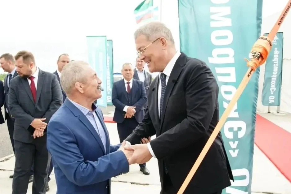 У Радия Хабирова сломаны уши.