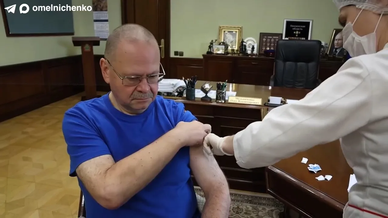 Олег Мельниченко вакцинировался от гриппа и пневмококка