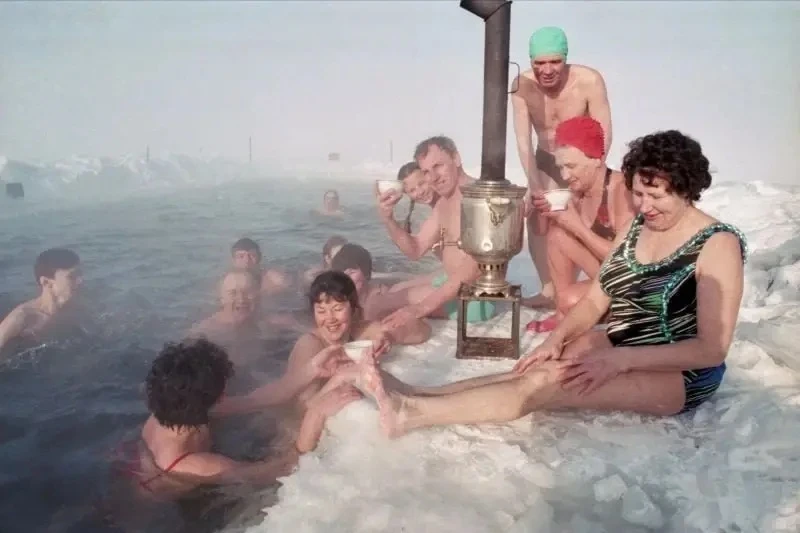 Клуб любителей зимнего плавания - Камские моржи. Набережные челны, 1989 год.