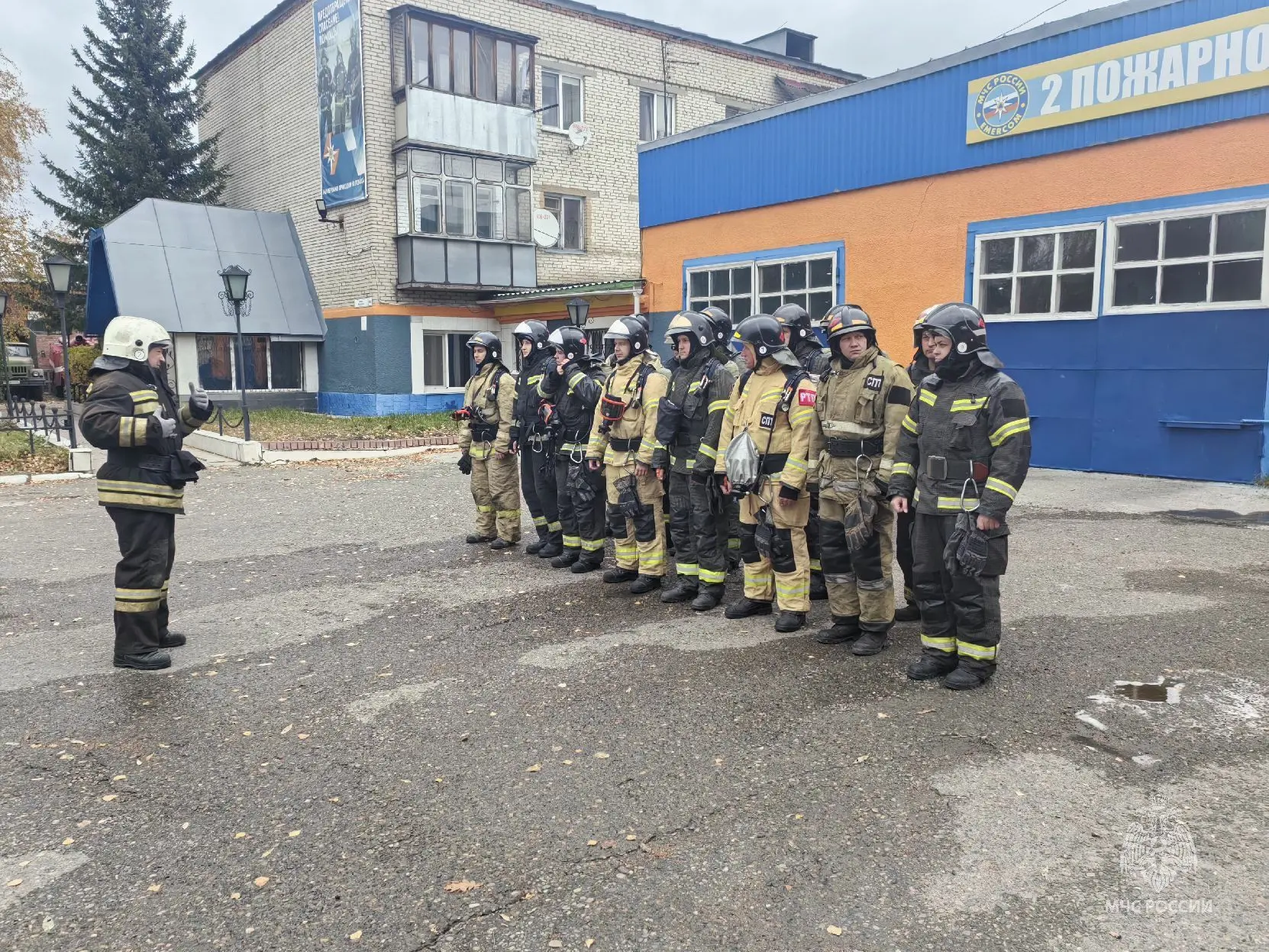 Совершенствование навыков бойцов газодымозащитной службы🚨