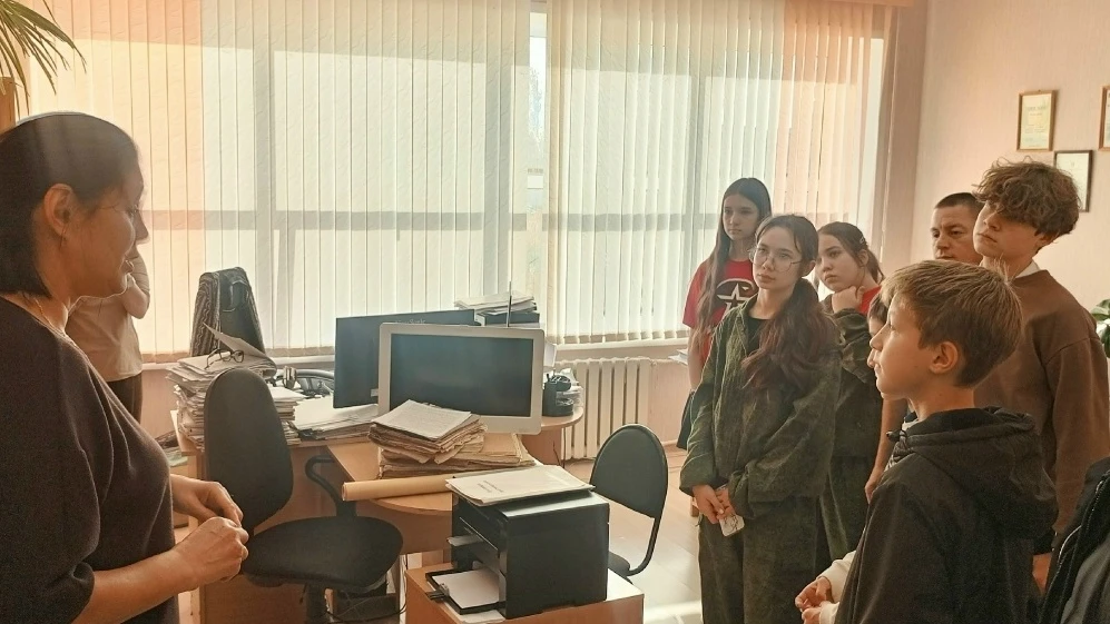📜 Школьники Мамадыша познакомились с архивными документами родного края