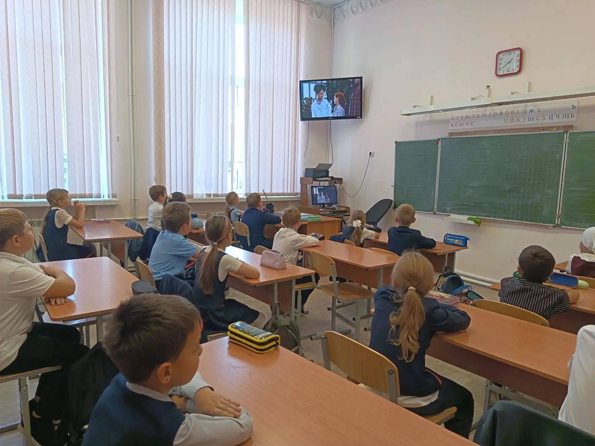 Сегодня во 2В классе прошёл особенный урок — экологический! Мы говорили о том, как даже...