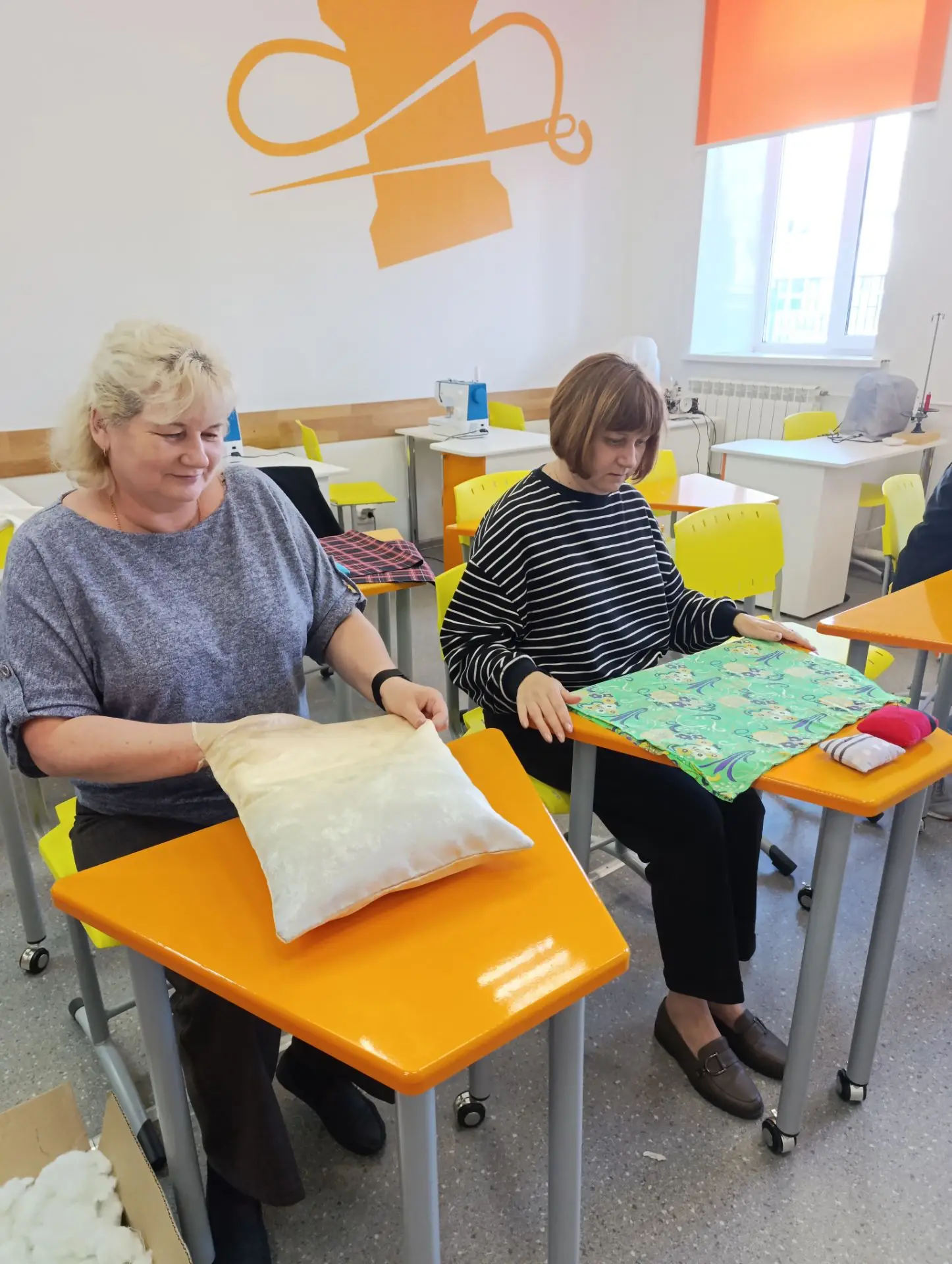 👩‍🏫 Педагоги приняли участие в мастер-классе по изготовлению " Подушки". Учителя пока...