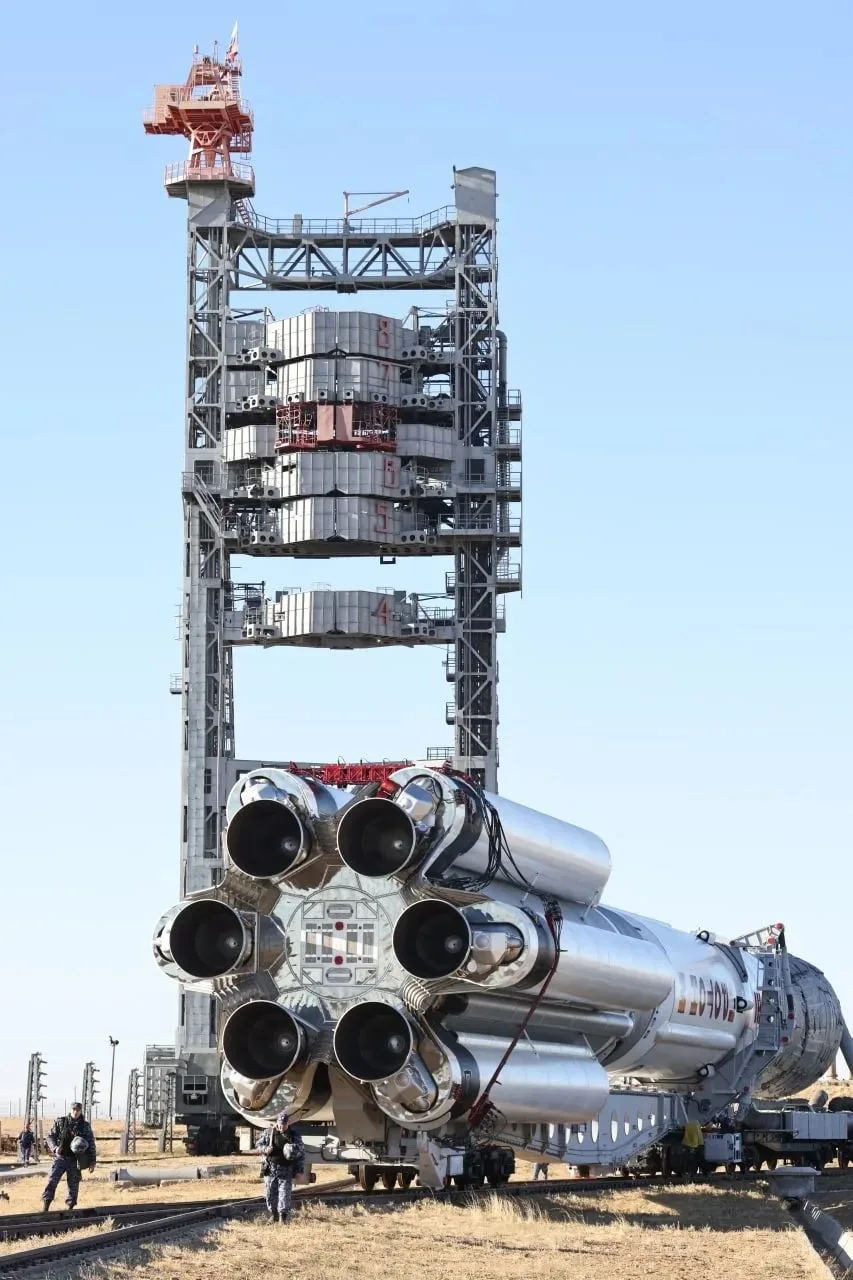 Протон-М со спутником AngoSat-2. От вывоза до пуска.