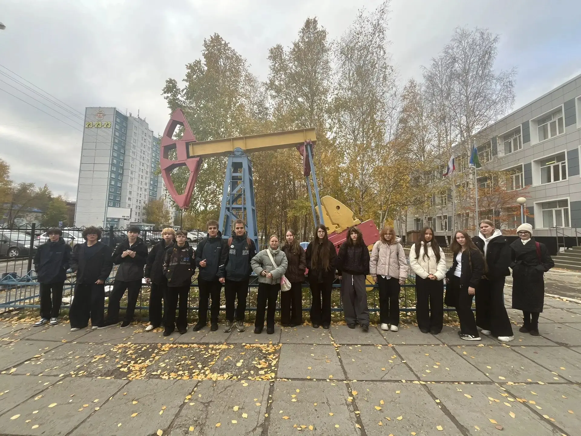 ⚙️Экскурсия в нефтяной институт: 9‑классники заглянули в будущее нефтегазовой отрасли