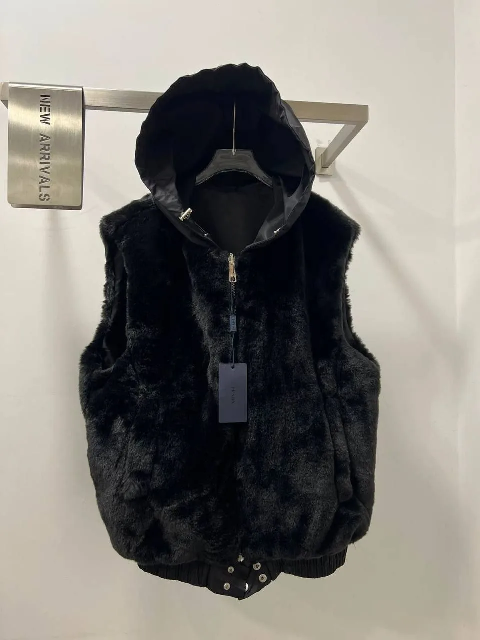 ЖИЛЕТ PRADA