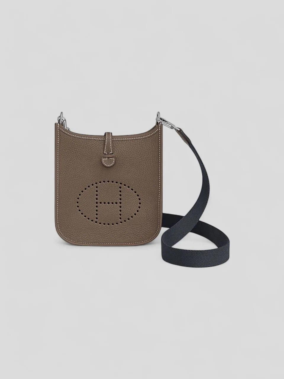 Новая сумка Hermes Evelyne Mini в цвете Etoupe/Bleu Indigo. Полный комплект.