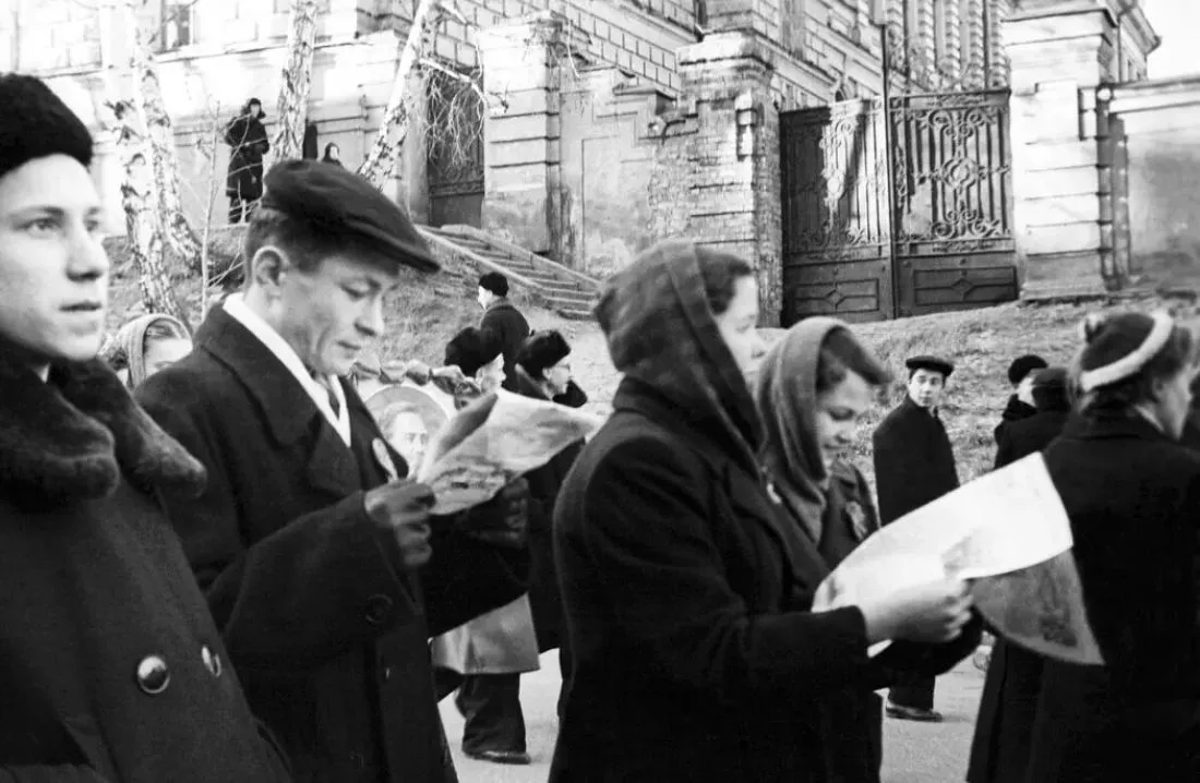 Ворота рядом с главным корпусом ТПИ. 1959 год