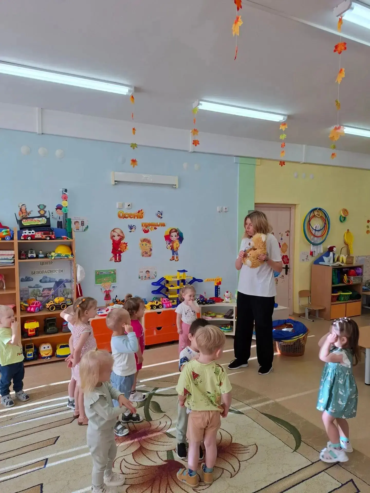 🐻🍂Золотая осень расплескала краску, а медведь зовёт нас в сказку…»