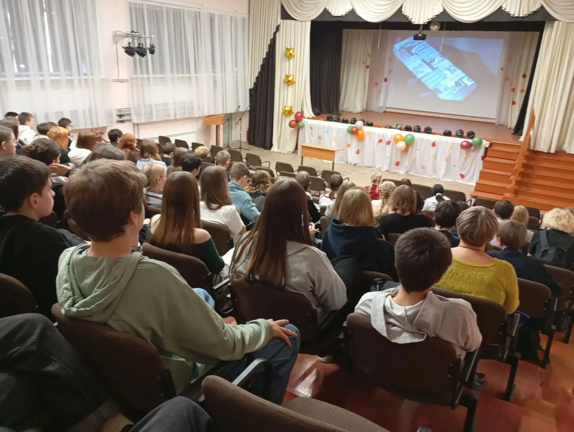 В последнее время число подростков, причастных к преступлениям экстремистского и террор...