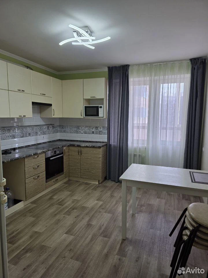 Сдам без посредников: 2-комнатная квартира, 64.8м²
